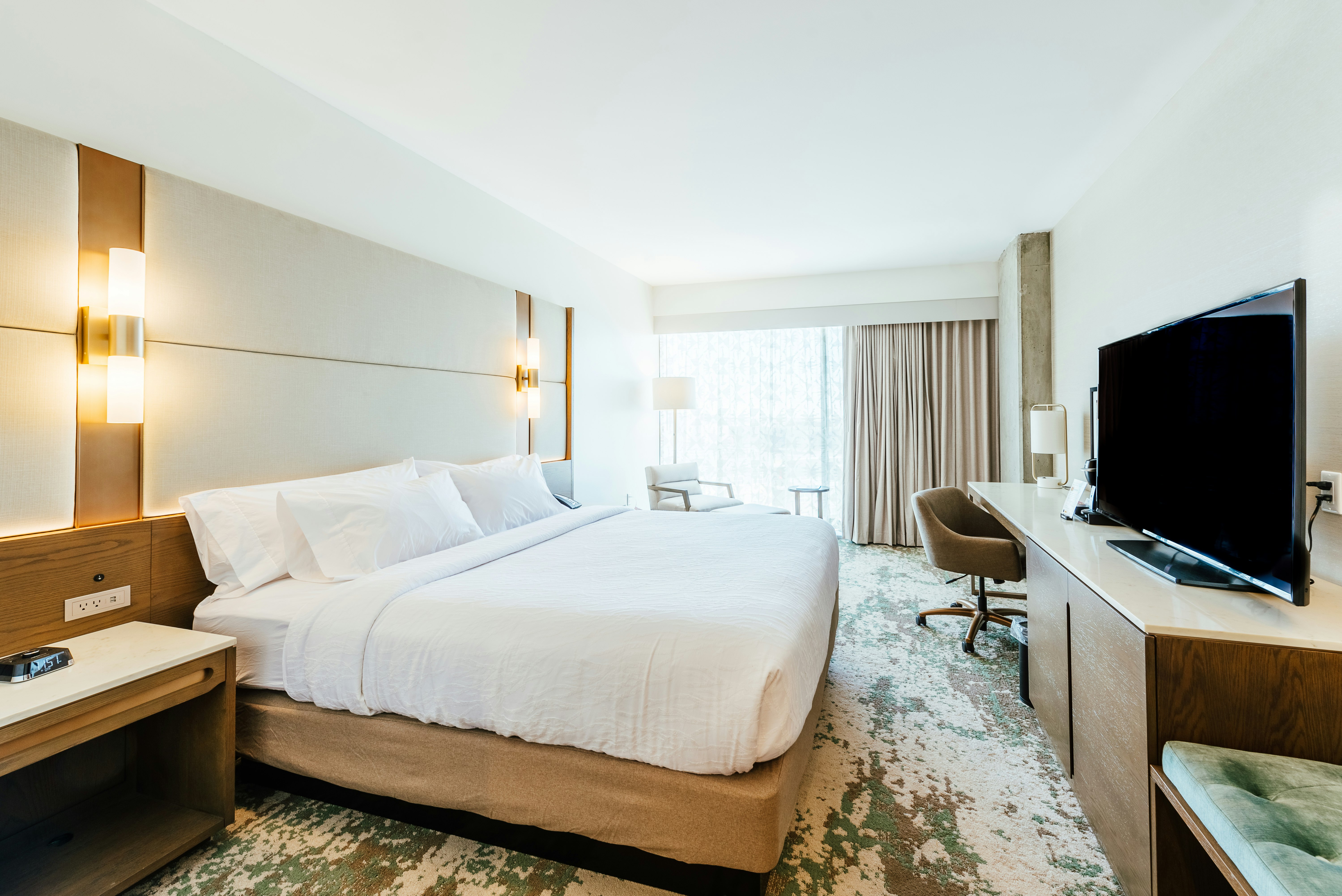 House, King Bed