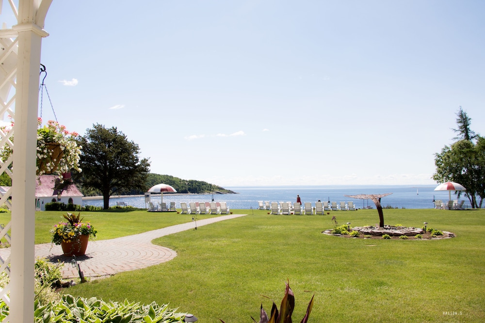 Tadoussac Hotel Seasonal Hotel 34/72