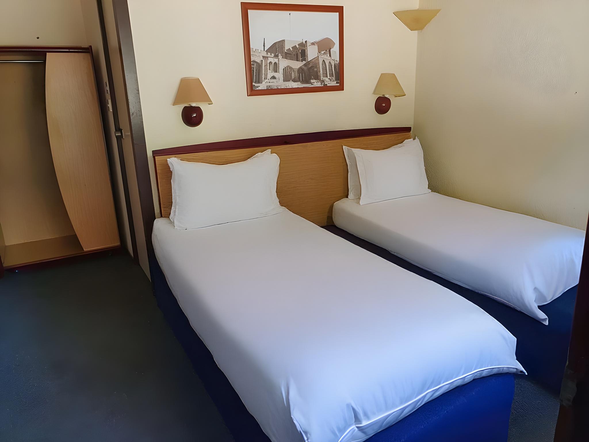 Room, Twin Beds