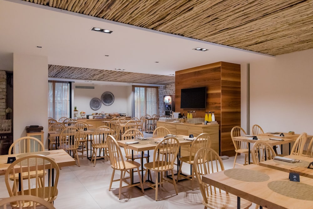 Cumeja Beach Club Hotel 38/52