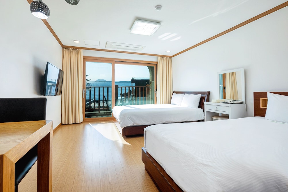 1 BEDROOM, SKY, ECONOMY, DOUBLE OR TWIN BED, OCEAN VIEW, 17 PYEONG