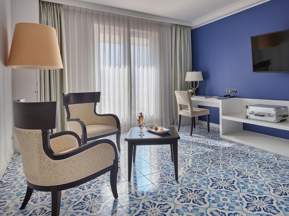 Savoy Beach Hotel 41/50
