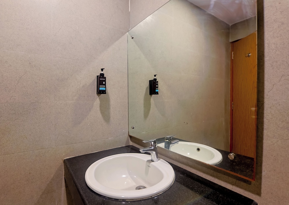 Max Hotel Prayagraj 45/48