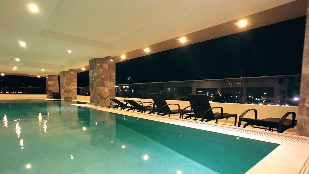 Sea Garden Hotel 45/65