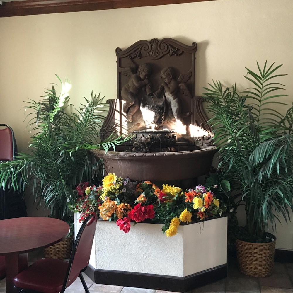 Garden Inn & Suites 9/28