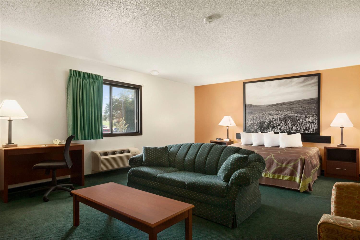Super 8 By Wyndham Concordia 18/31
