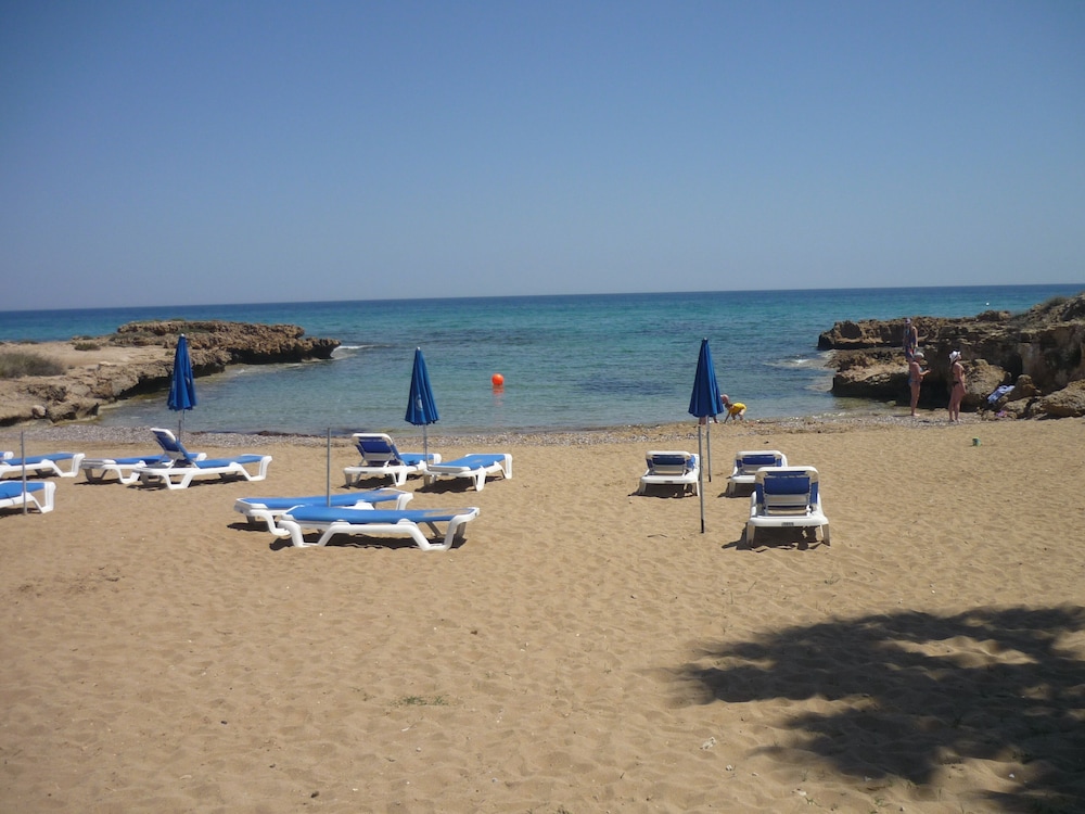 Penelope Beach Hotel 70/77