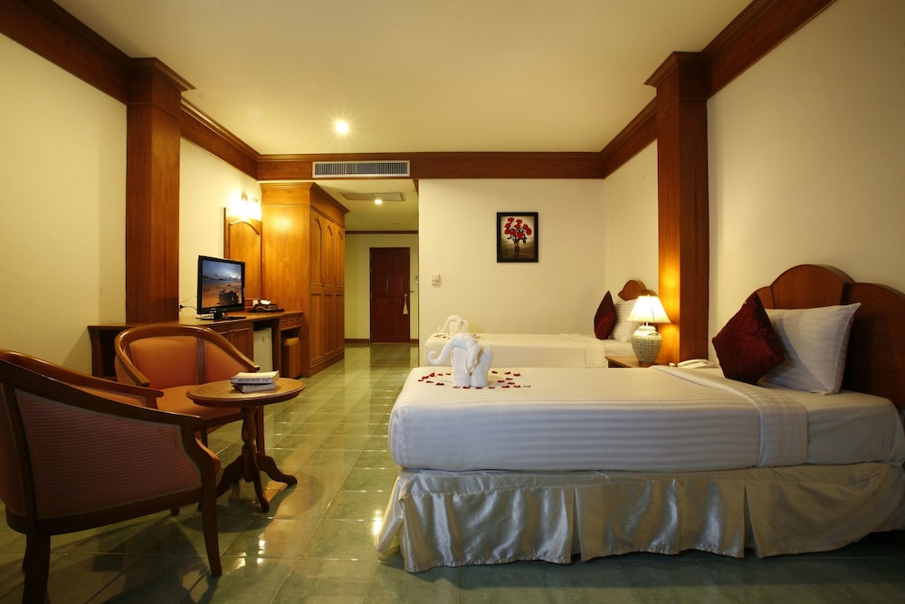 Jiraporn Hill Resort Patong Phuket 25/59
