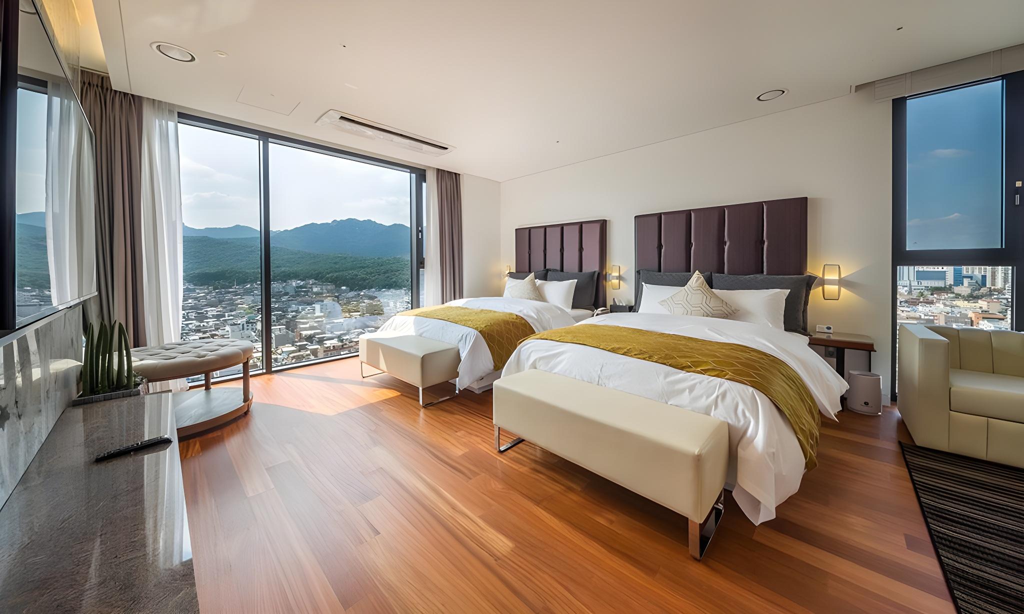 Royal, Suite, 2 Double Beds, No Parking