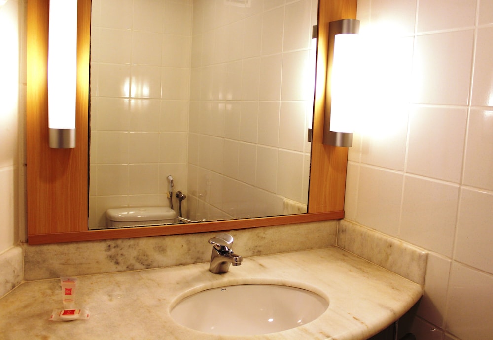 Ibis Salvador Rio Vermelho 16/73
