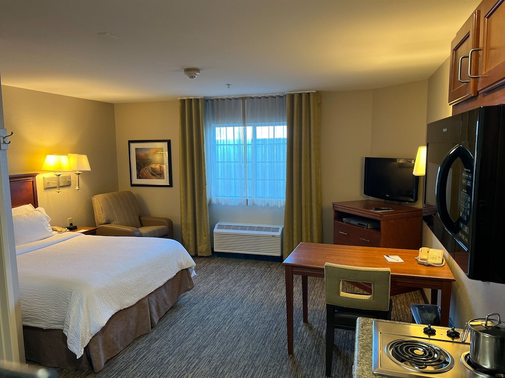 Candlewood Suites Wichita Falls At Maurine Street 17/45