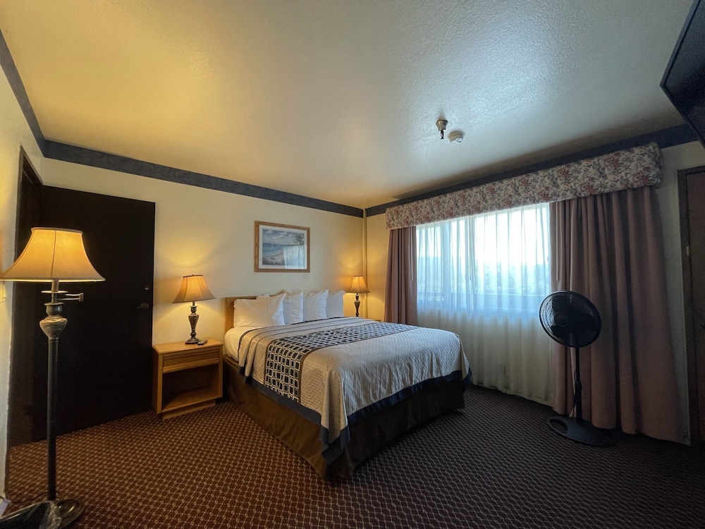 Oakridge Inn 19/53