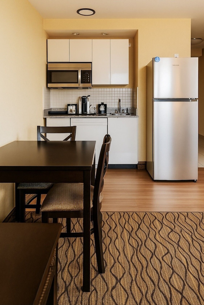Wingate by Wyndham Fort Saskatchewan 55/64