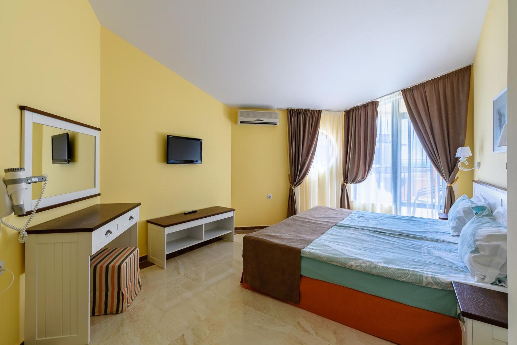 1 Bedroom, Suite, Balcony