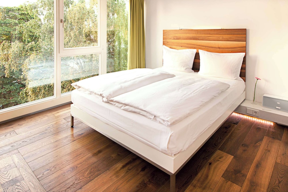 Superior, King Bed, Large, Courtyard Area