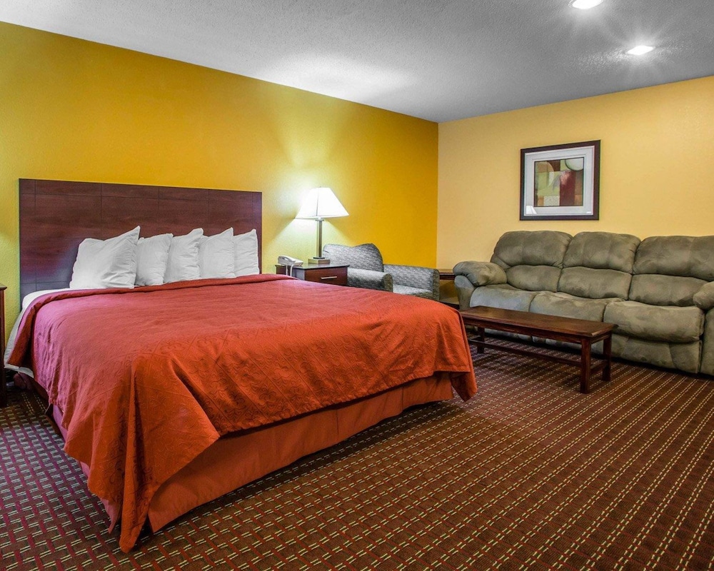 AmericInn by Wyndham Mosinee Central Wisconsin Airport 13/33