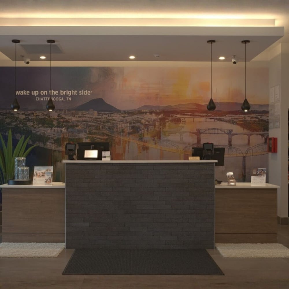 La Quinta Inn & Suites by Wyndham Chattanooga Downtown/South 14/61