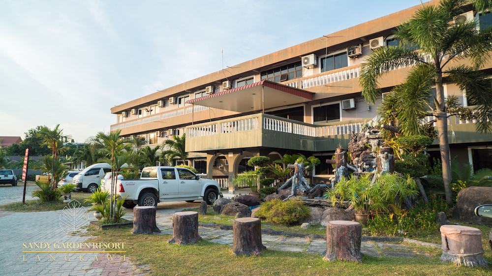 Sandy Garden Resort 6/40