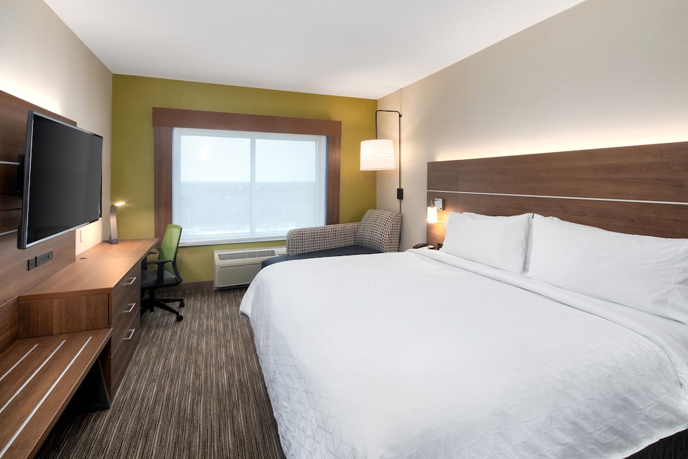Holiday Inn Express Halifax Airport 23/65