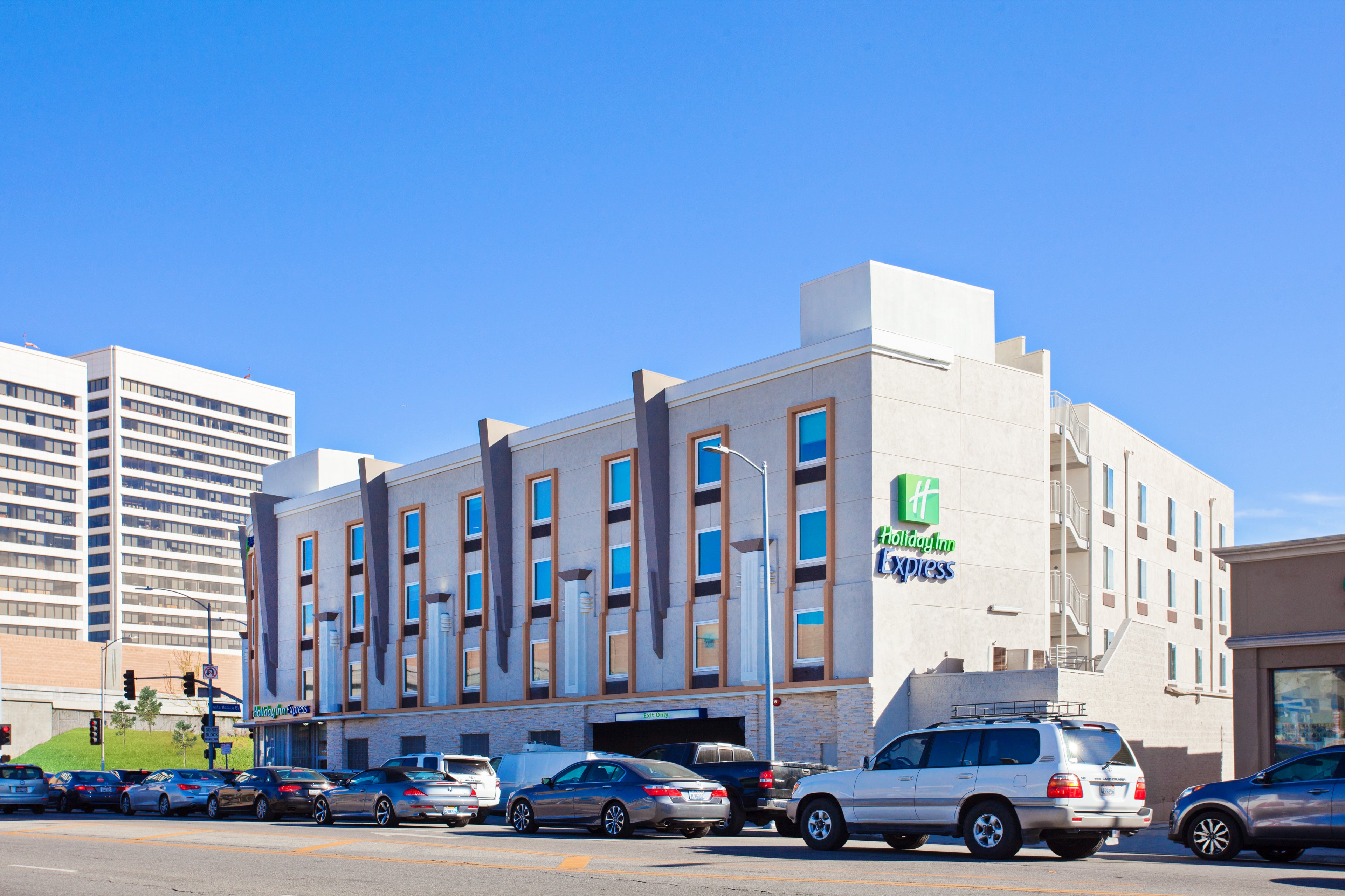 Holiday Inn Express West Los Angeles 31/35