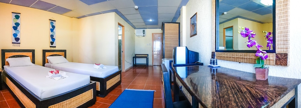 Marlins Beach Resort 35/65