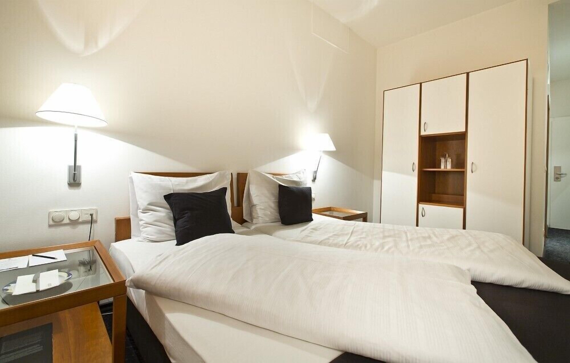 Design, Single, Double Bed, Lake Side, Balcony