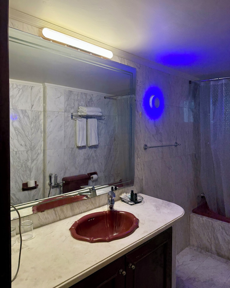 Hildon Hotel Beirut 50/50
