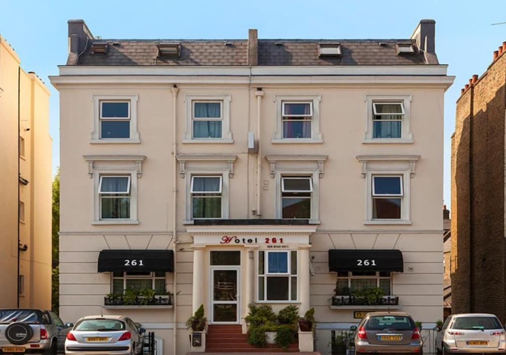 Hotel 261 7/46