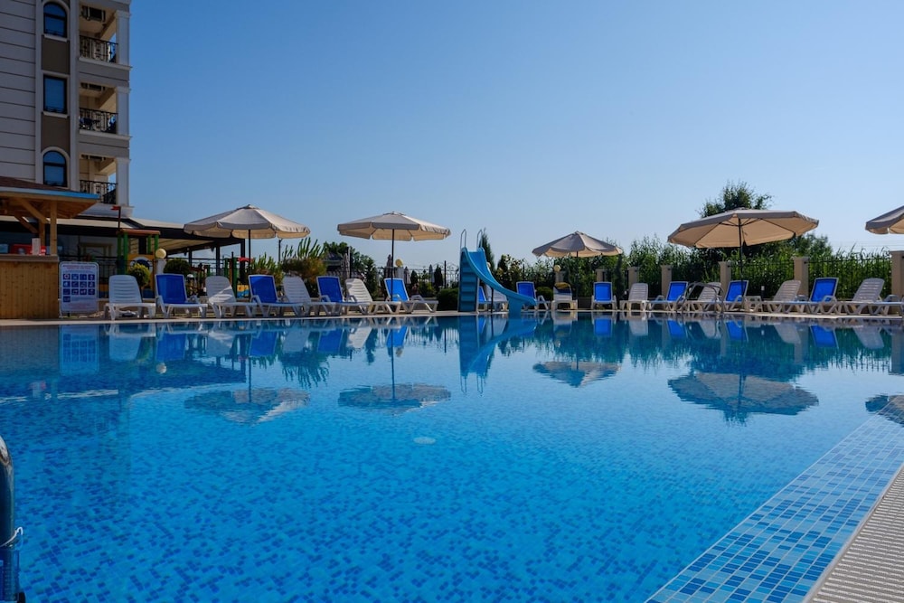 SPERANTA Hotel & Villas 38/40