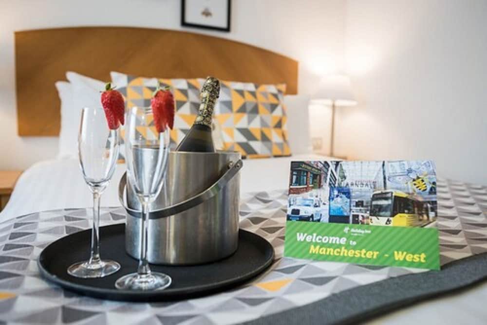 Holiday Inn Manchester West 55/74