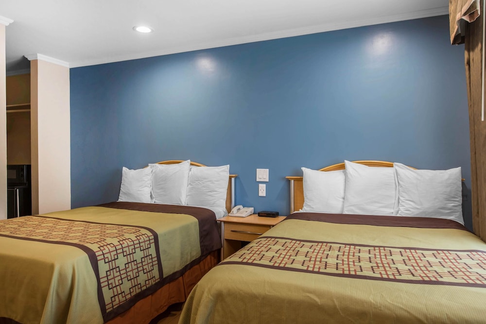 Rodeway Inn Escondido Downtown 19/34