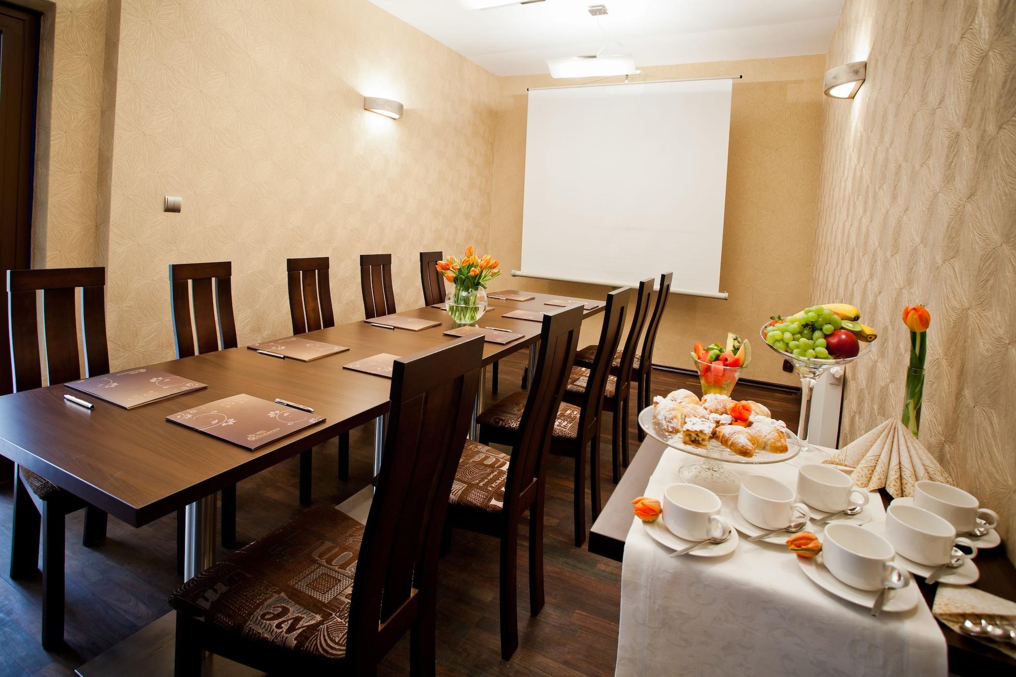 Patio Hotel 29/45