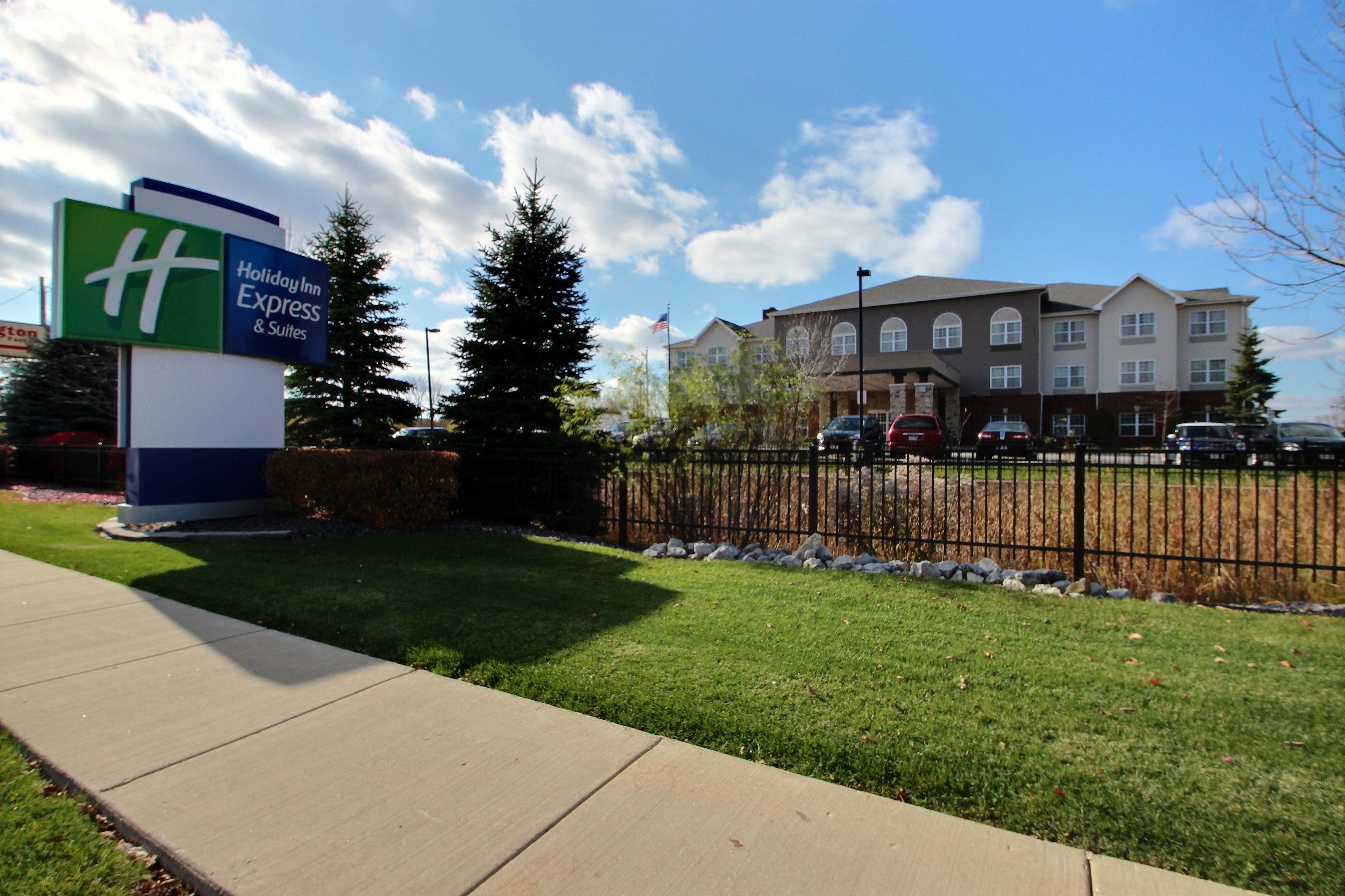 Holiday Inn Express Hotel And Suites Milwaukee Airport 72/74