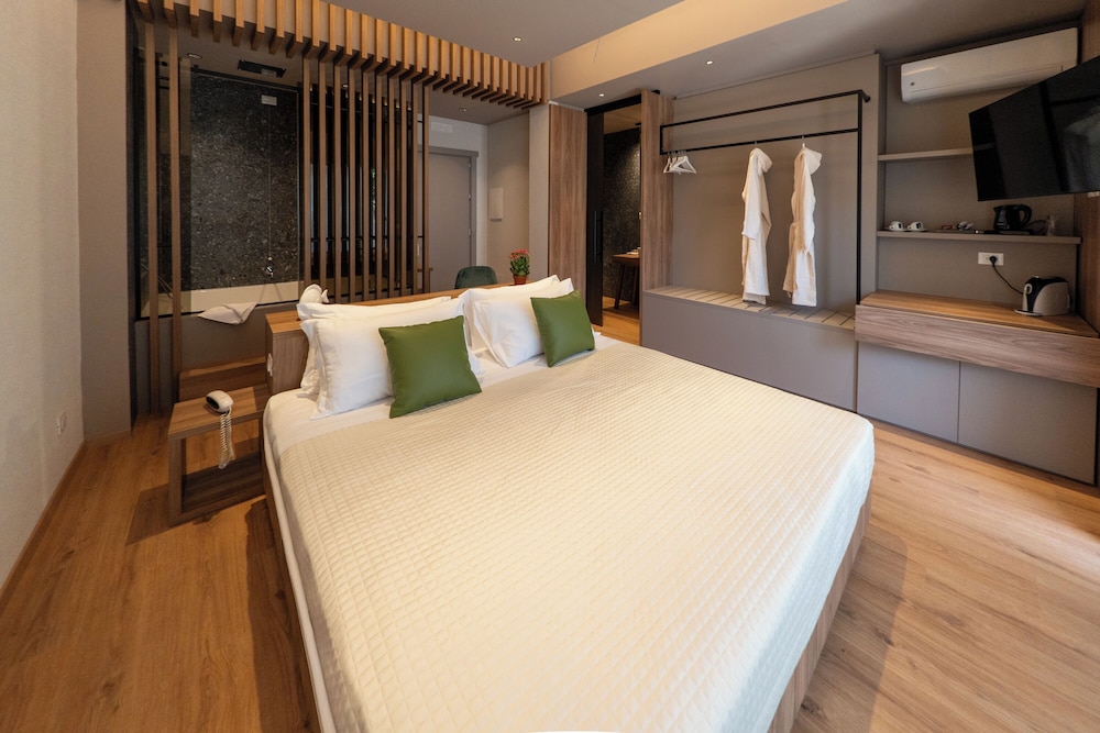Deluxe, Double Bed, Sea View, Hot Tub