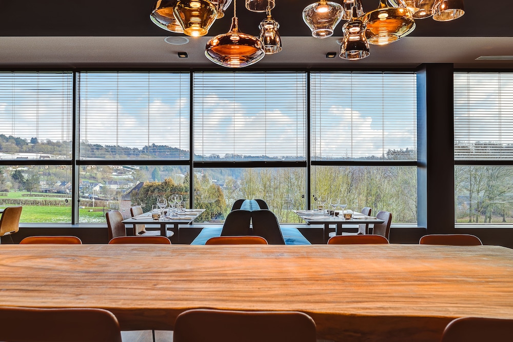 R hotel experiences 46/58