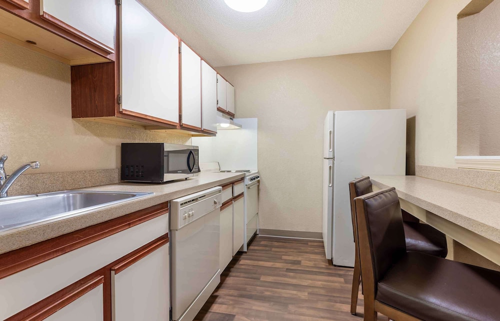 Extended Stay America - Tulsa - Midtown 52/52