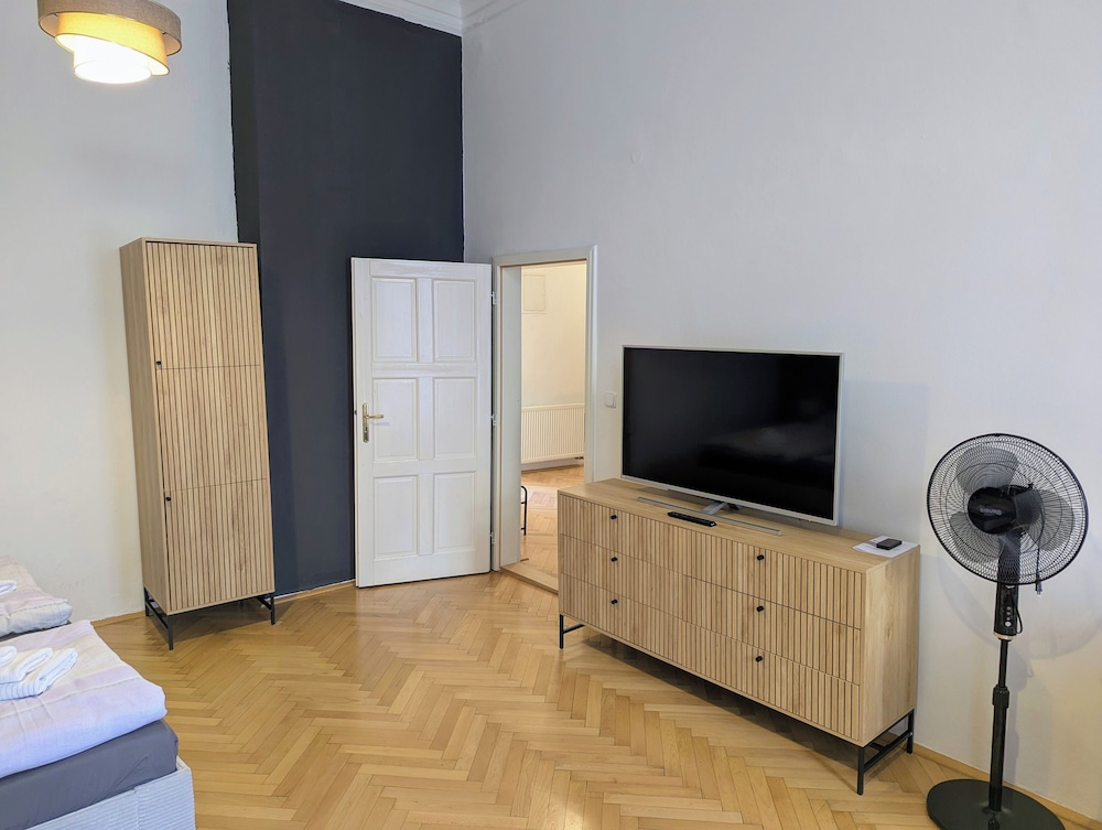 Apartments Tynska 7 6/50