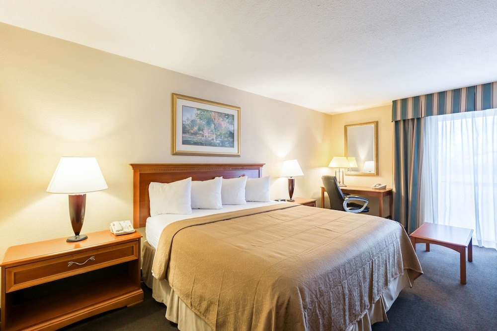 Quality Inn and Conference Center I-80 Grand Island 15/58
