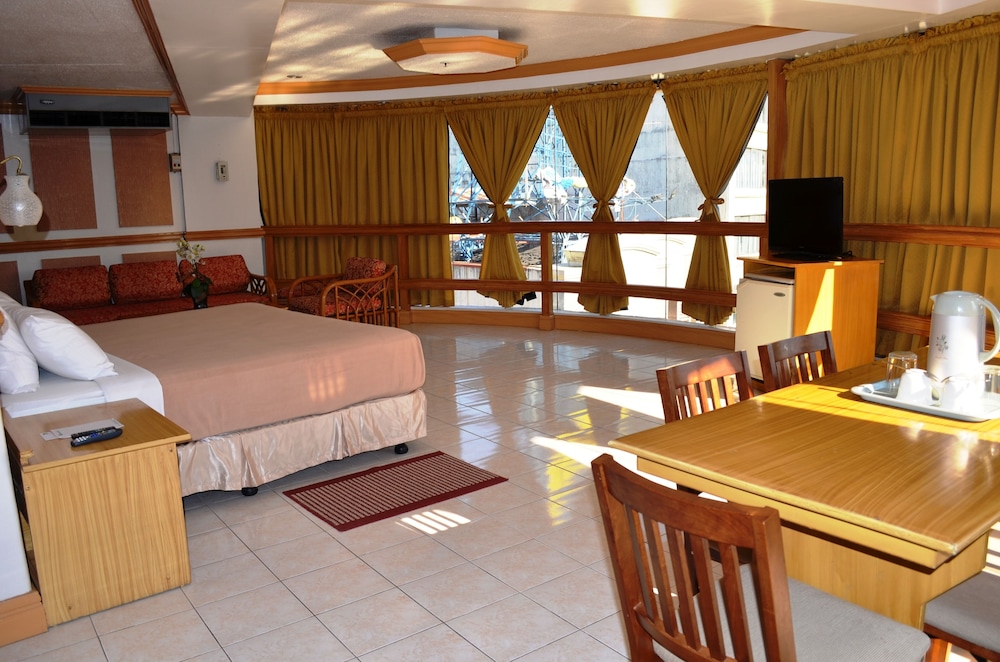 Elegant Circle Inn 41/71