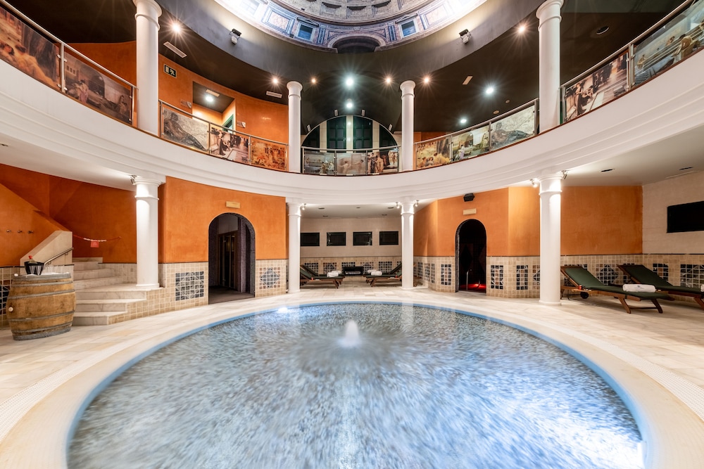 swimming pool spa