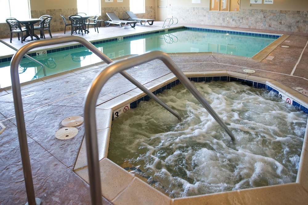 Holiday Inn Express Hotel & Suites Northwood 33/71