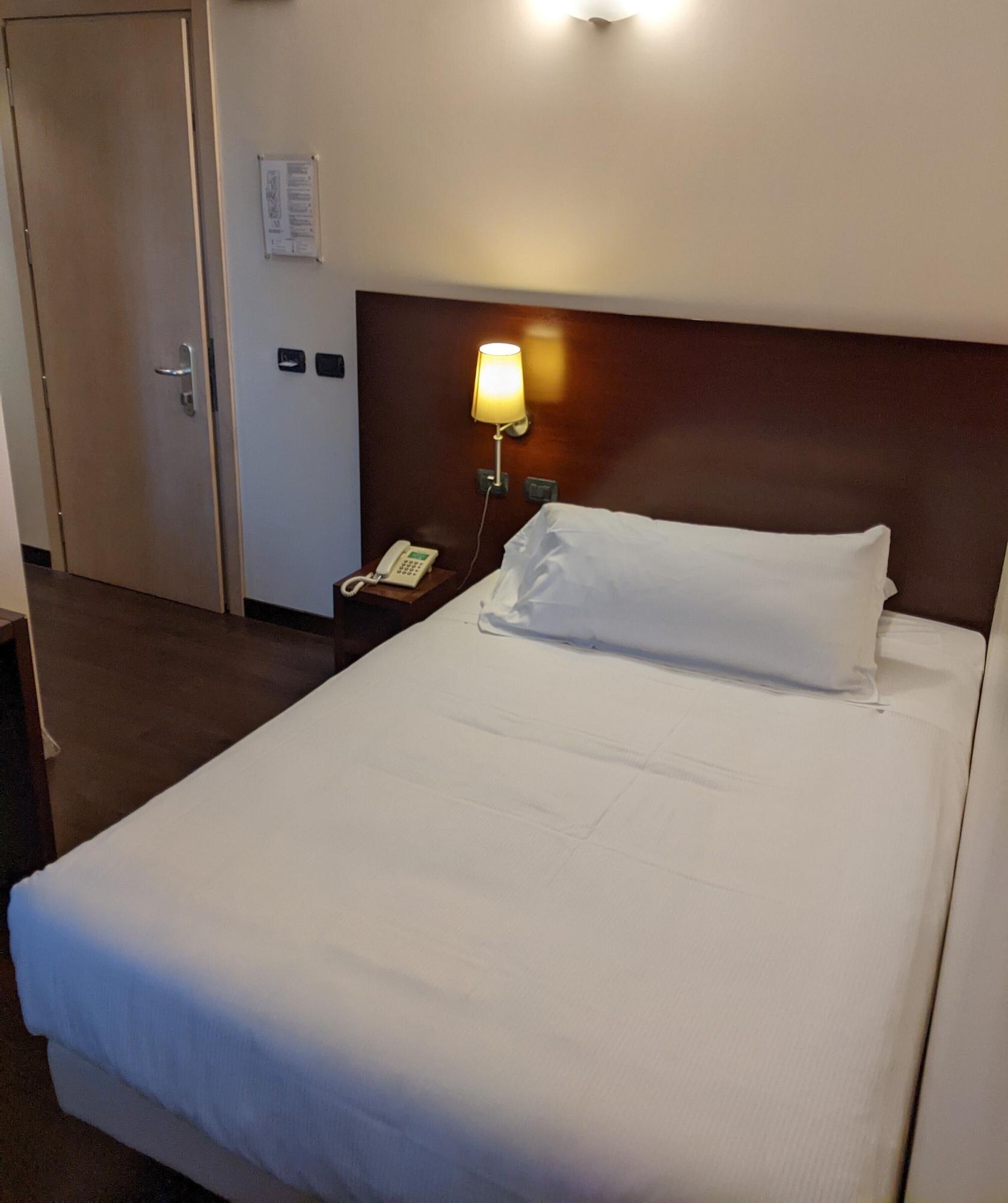 Room, Single, Main Wing