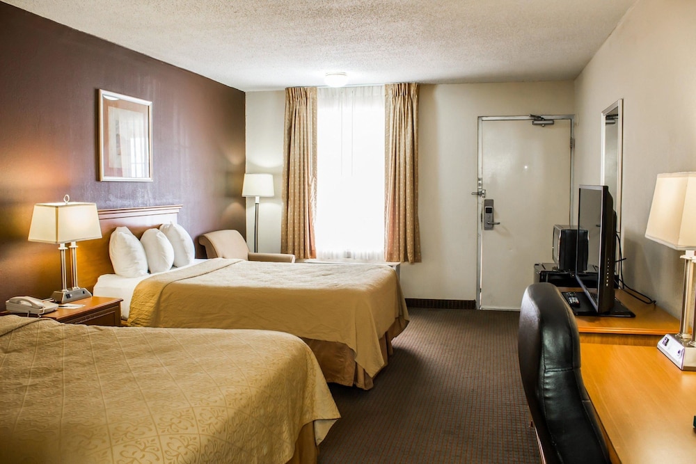 Hotel Dunn, NC 17/36