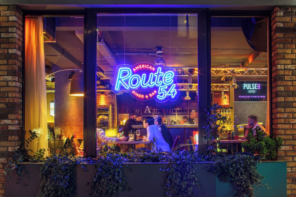 Hotel PULSE8 61/62