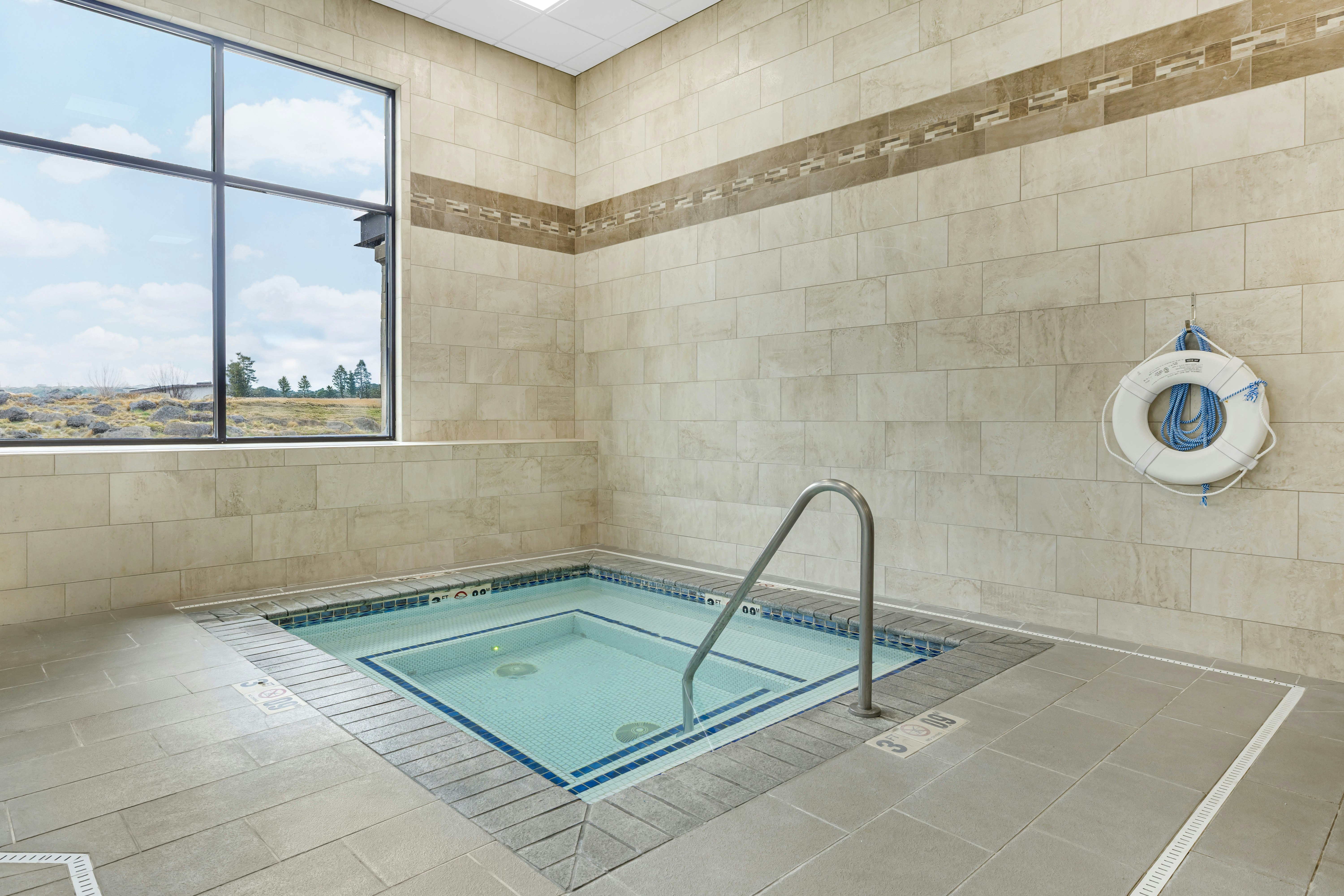 Hampton Inn Suites Bend 26/48