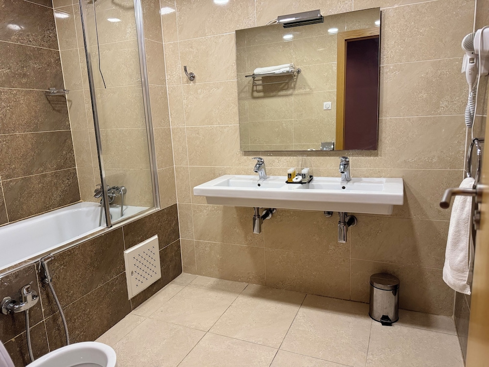 Le Zenith Hotel Oran 57/62