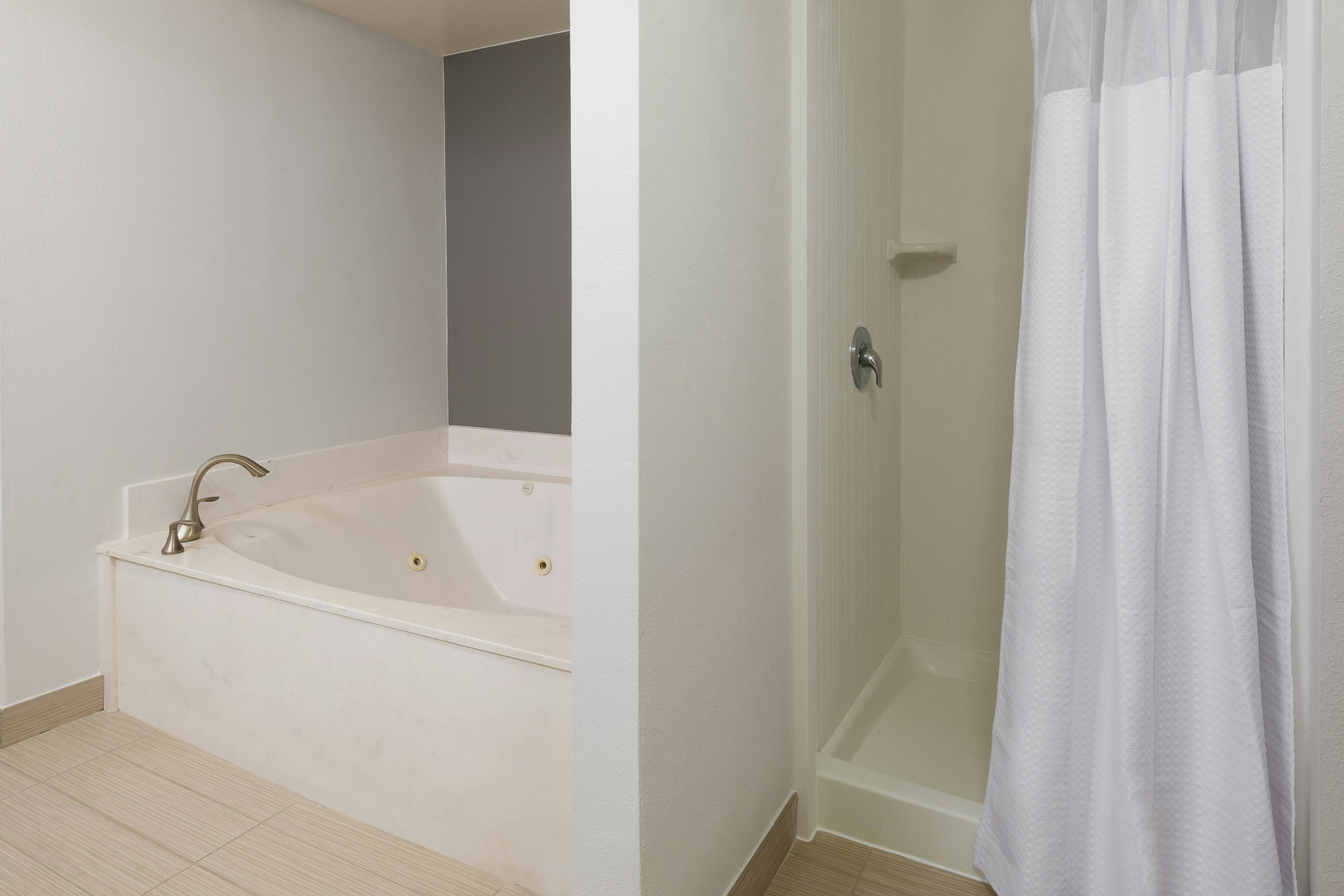 Courtyard by Marriott Wilmington / Wrightsville Beach 56/57