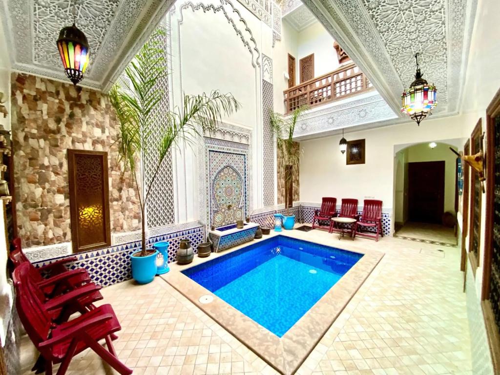 Riad Nouhal 24/38