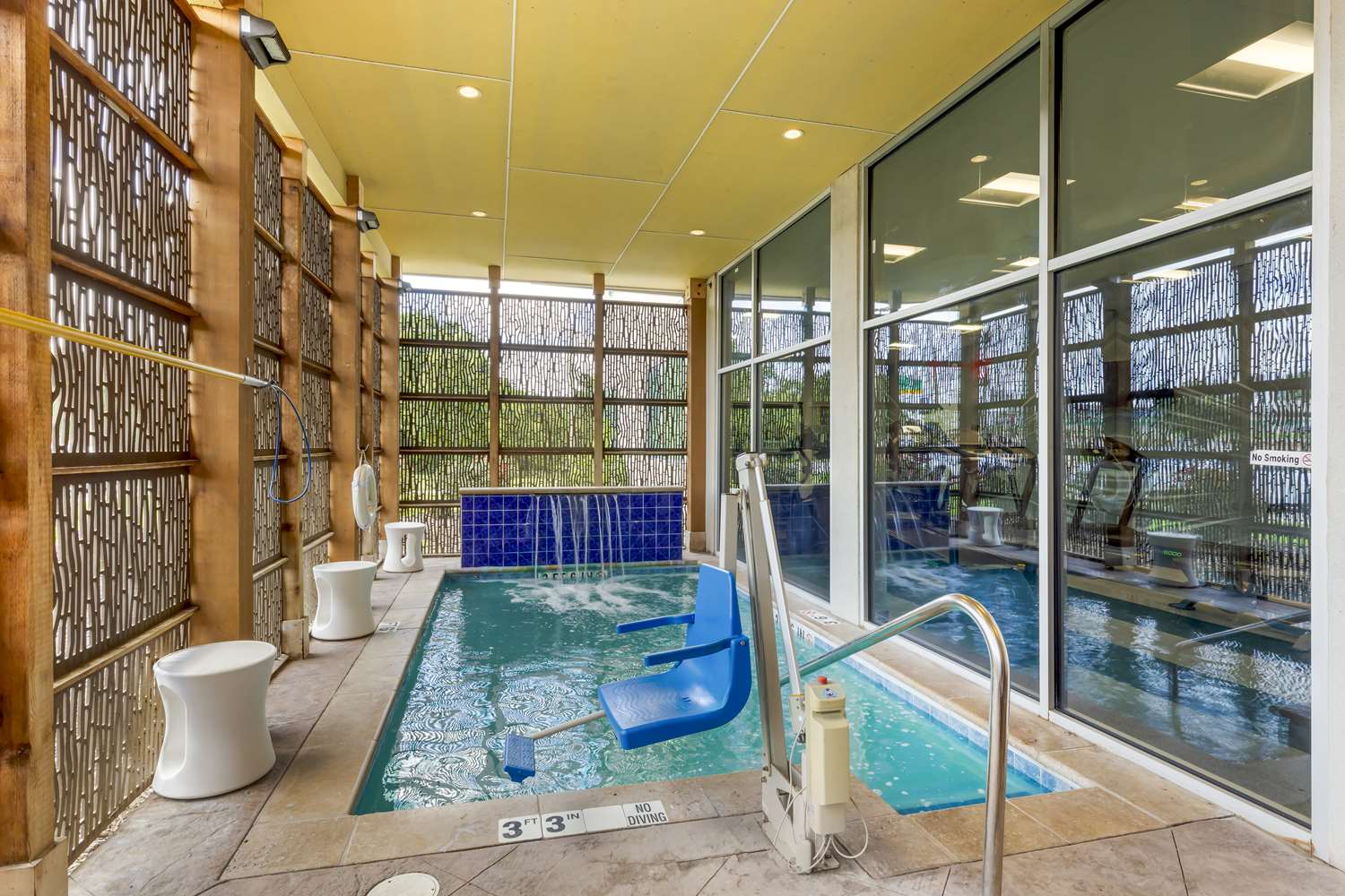 GLo Best Western DeSoto Dallas 15/34
