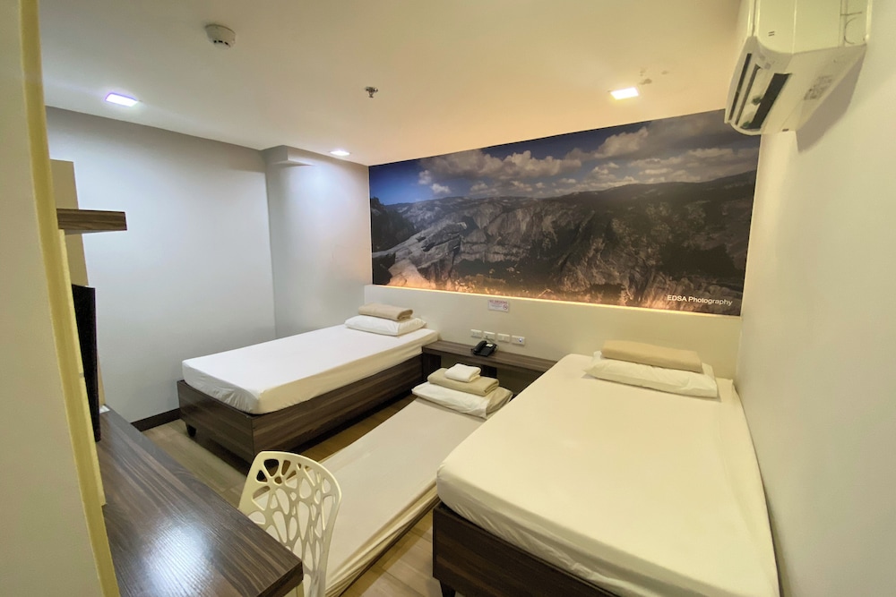 Sugbutel Family Hotel 25/50
